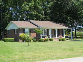 745 Jacks Creek Cv, Henderson, TN 38340-5709