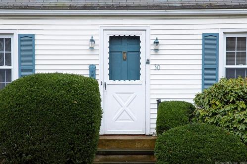 30 Parkhill Ave, Norwalk, CT 06851-5133