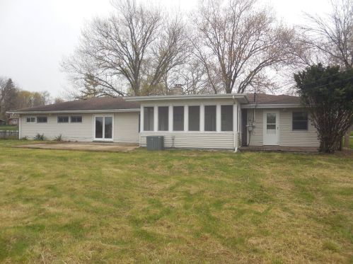 341 Hilltop Dr, North Aurora, IL 60542-1083