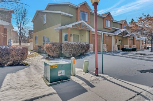 3901 Pine Landing Way, Taylorsville, UT 84084-1895