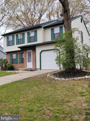 17 Brearly Dr, Erial, NJ 08081-4451