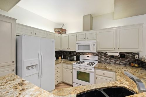 7895 Menton Ave, Anaheim CA  92808-1556 exterior