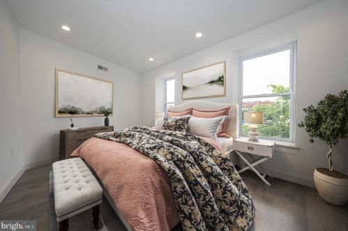 1515 4 St, Philadelphia PA 19148-1303 exterior