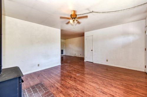 175 Crusader Rd, Diamond Springs, CA 95619-9323