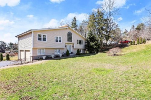 58 Beardsley Rd, Huntington, CT 06484-1806