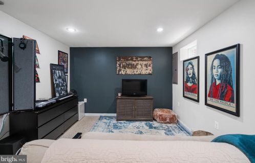 6431 Franconia Ct, Springfield VA  22150-1204 exterior