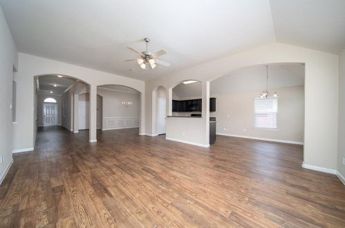 1014 Shadow Glenn Dr, Conroe TX  77301-2255 exterior