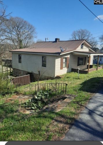 15 Hunters Ct, Laurens, SC