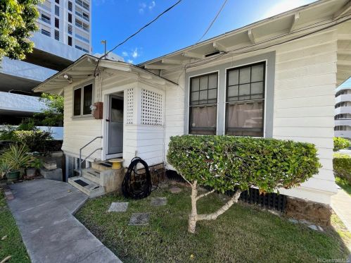 1156 Davenport St, Honolulu HI  96822-3953 exterior