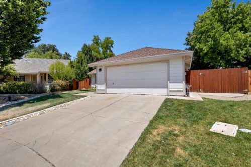 6120 Pickford Pl, Elk Grove, CA 95758-6117