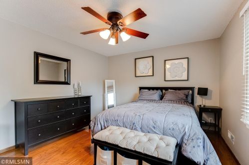 1070 Carmel Ct, Saint Paul MN  55126-5877 exterior