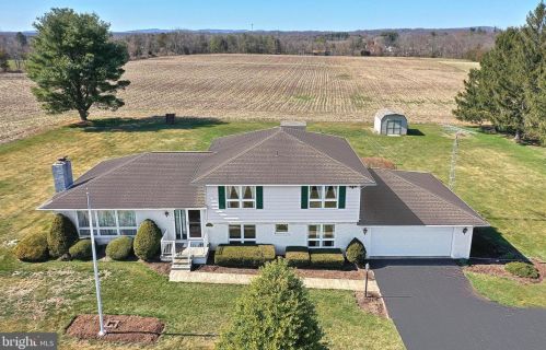 4635 Canal Rd, York, PA 17315-4054
