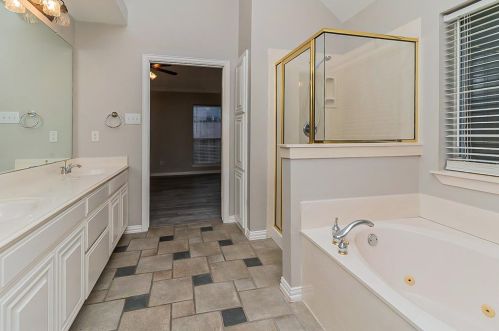 6937 Andress Dr, Fort Worth TX  76132-5031 exterior