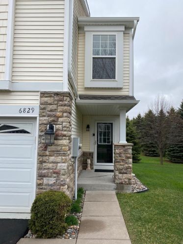 6829 Christian Curv, Saint Paul MN  55125-6738 exterior