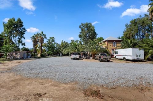 8656 Indiana Ave, Riverside CA  92504-4047 exterior