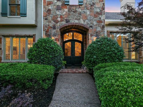6705 Greyhawk Cir, Plano, TX 75024-7449