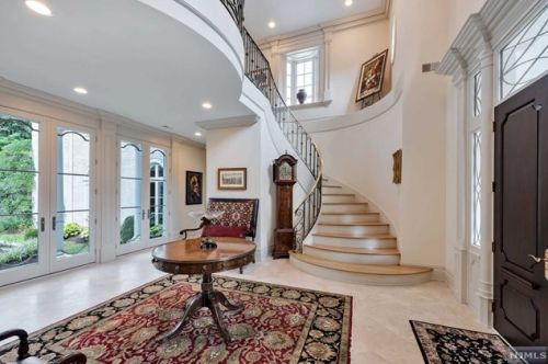 1 Alford Dr, Upper Saddle River, NJ 07458-2631