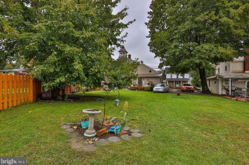 23 Central Ave, Bangor PA 18013-2221 exterior