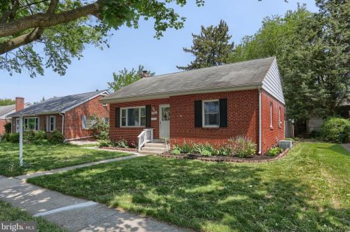 3921 Durham Rd, Harrisburg, PA 17110-1528