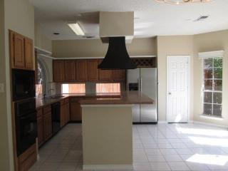 2122 Fawn Ridge Trl, Carrollton TX  75010-4128 exterior