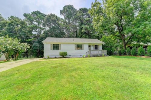 695 Scales Rd, Suwanee, GA 30024-1833