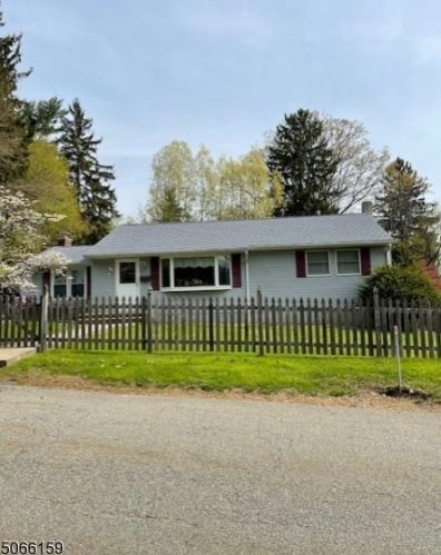 111 Harvey St, Hackettstown, NJ 07840-1211