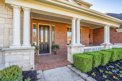212 Carruth Ln, Lewisville, TX 75077-7338
