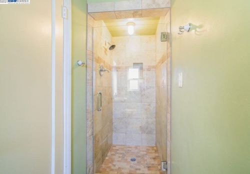 1301 Juana Ave, San Leandro CA  94577-5044 exterior