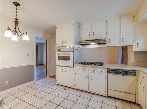 3032 Bobolink Dr, Rex GA exterior