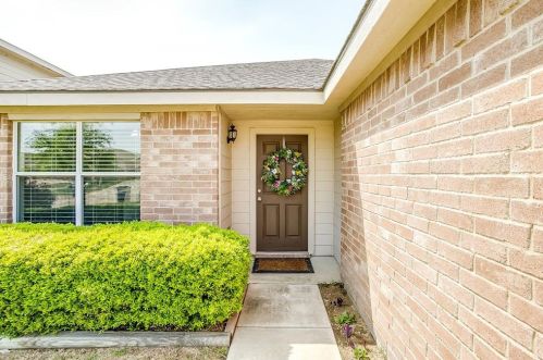 9837 Sparrow Hawk Ln, Fort Worth, TX 76108-4347