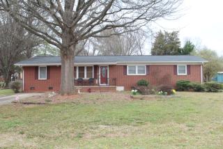 1207 Meadowood Ln, Shelby, NC 28150-4254
