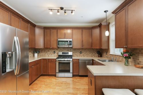 622 Ml Pond Way, Tinton Falls NJ 07724-2478 exterior