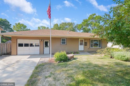 424 17th St, Hastings, MN 55033-3105