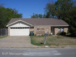 2501 Rustling Oaks Dr, Bryan TX  77802-2025 exterior