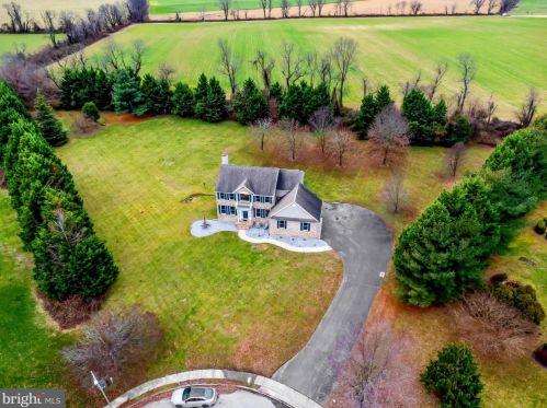 3 Helen Lois Ct, Pilesgrove, NJ 08098-2639