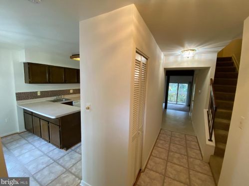 12782 Cara Dr, Woodbridge VA  22192-2735 exterior