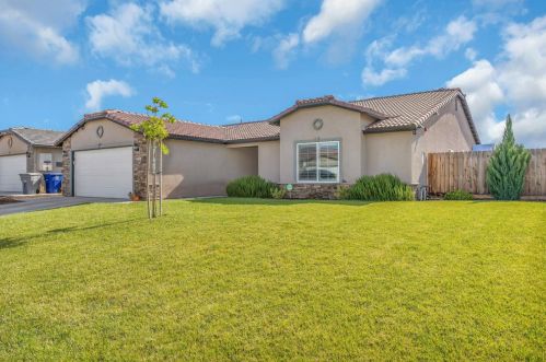 2161 Tatum Ave, Dos Palos, CA 93620-9006