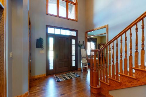 750 Fairway Ln, Sycamore IL  60178 exterior