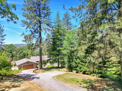 17848 Lawrence Way, Grass Valley, CA 95949-7105