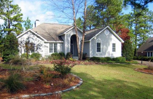 8 Sedgefield Ln, Pinehurst, NC 28374-6876