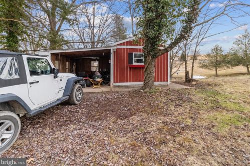 48 Calvin Unger Ln, Berkeley Springs WV 25411-5181 exterior