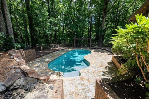 3986 Fernway Ct, Atlanta GA  30319-1667 exterior