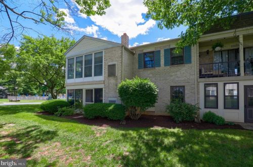 97 Valleybrook Dr, Lancaster PA  17601-4612 exterior