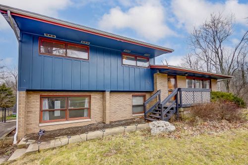 213 Oakridge Dr, Springfield, OH 45504-3915