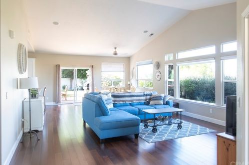 2035 Promontory Pl, Lake Nacimiento, CA 93446-1860