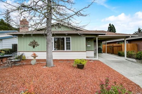 312 Orangewood Dr, Healdsburg, CA 95448-4323
