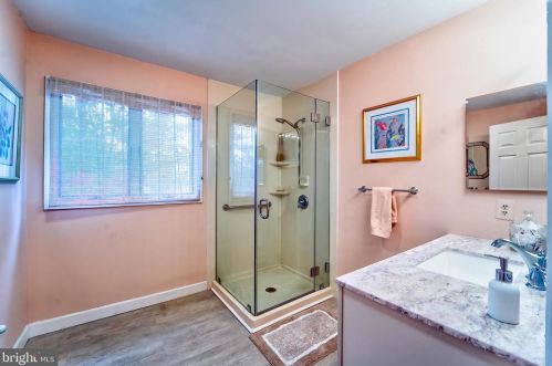 5 Exeter Ct, Princeton NJ  08540-7000 exterior