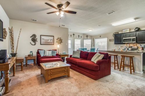 156 Tall Meadow St, Azle, TX 76020-3084