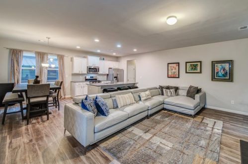 609 Sunflower Dr, Holly Springs, GA 30114-7250