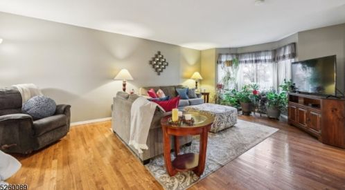 145 Nottingham Sq, Hackettstown, NJ 07840-4236